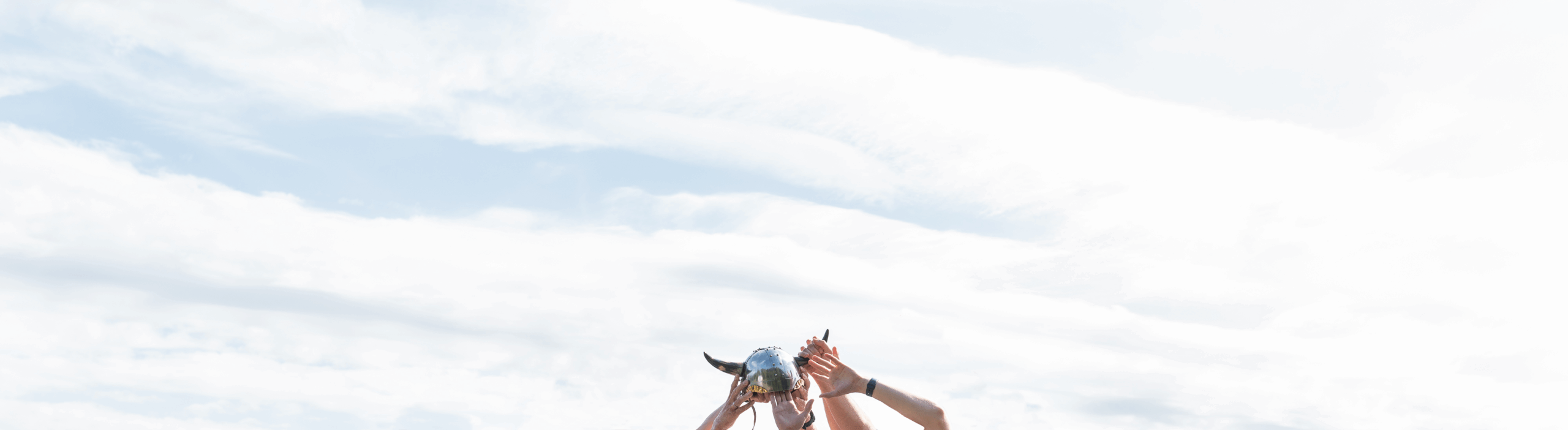 LI-Hintergrund-Helm-scaled